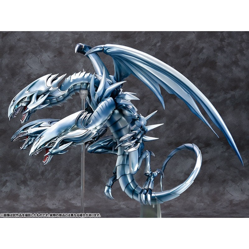 Yu-Gi-Oh! Duel Monsters Blue-Eyes Ultimate Dragon Complete Figure