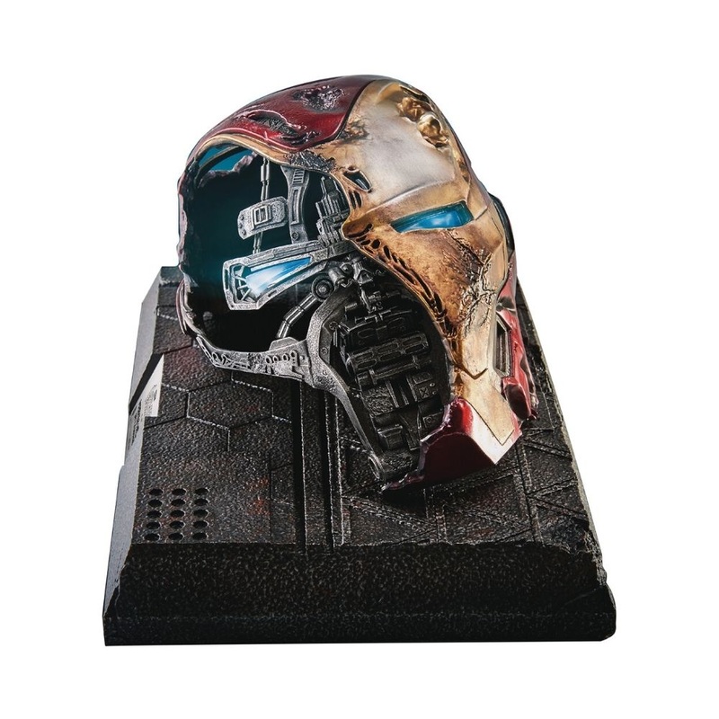Beast Kingdom : Marvel – Iron Man Mark 50 Battle Damaged Helmet
